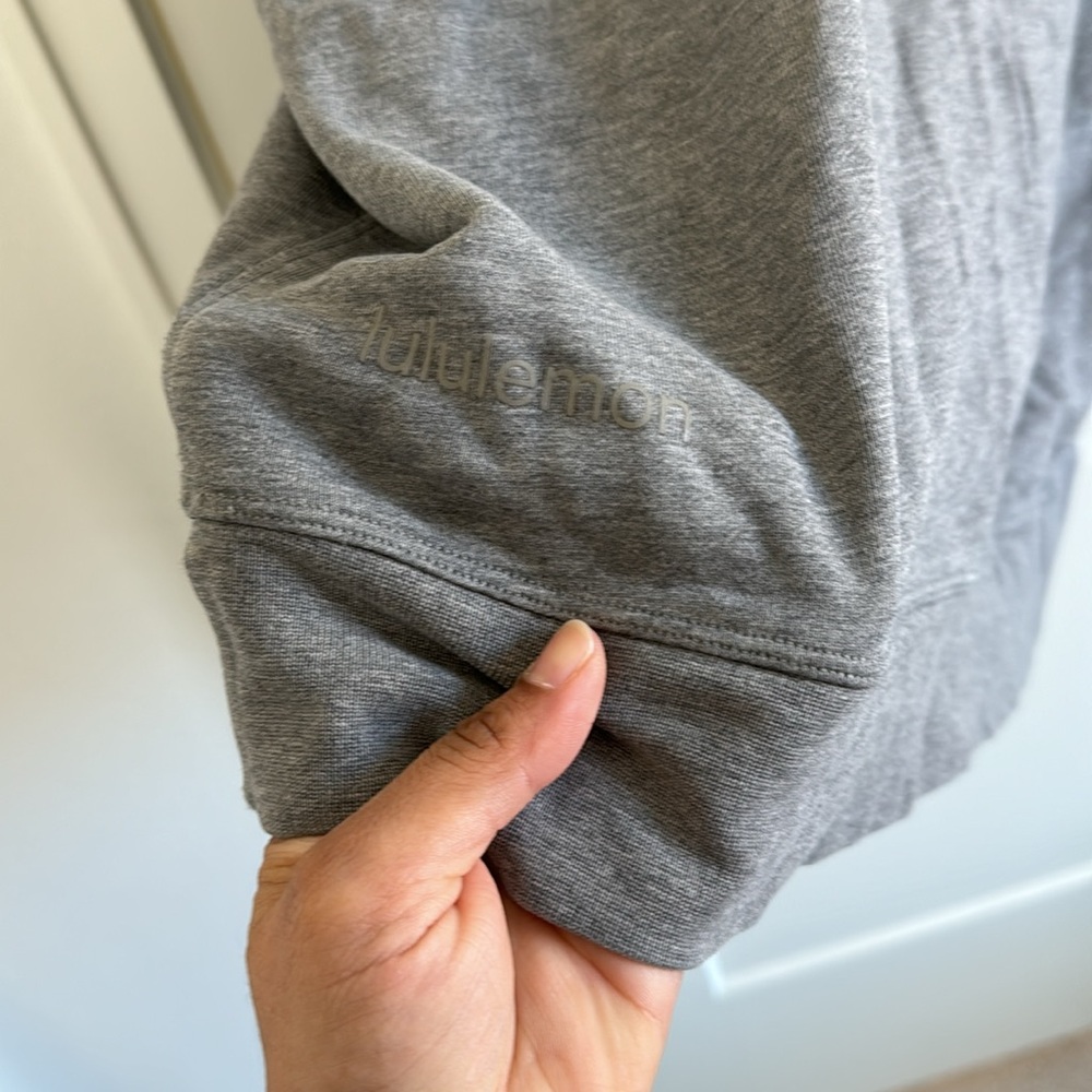 Sweatshirt - Picture 2 of 3